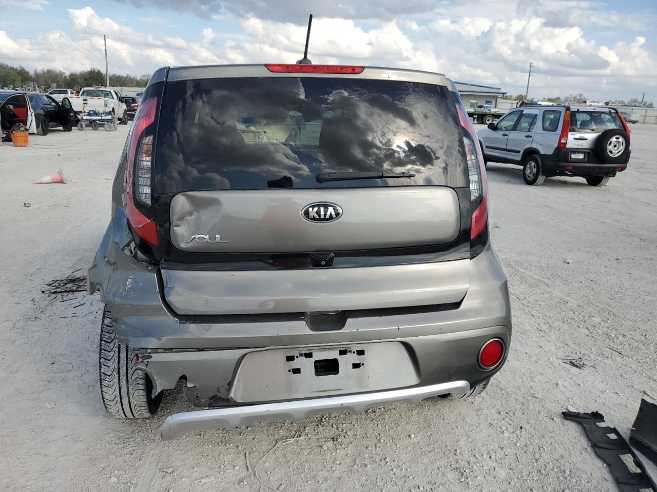 2017 KIA SOUL + - Фото 6