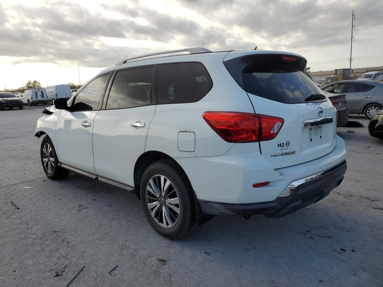 2017 NISSAN PATHFINDER - Image 2