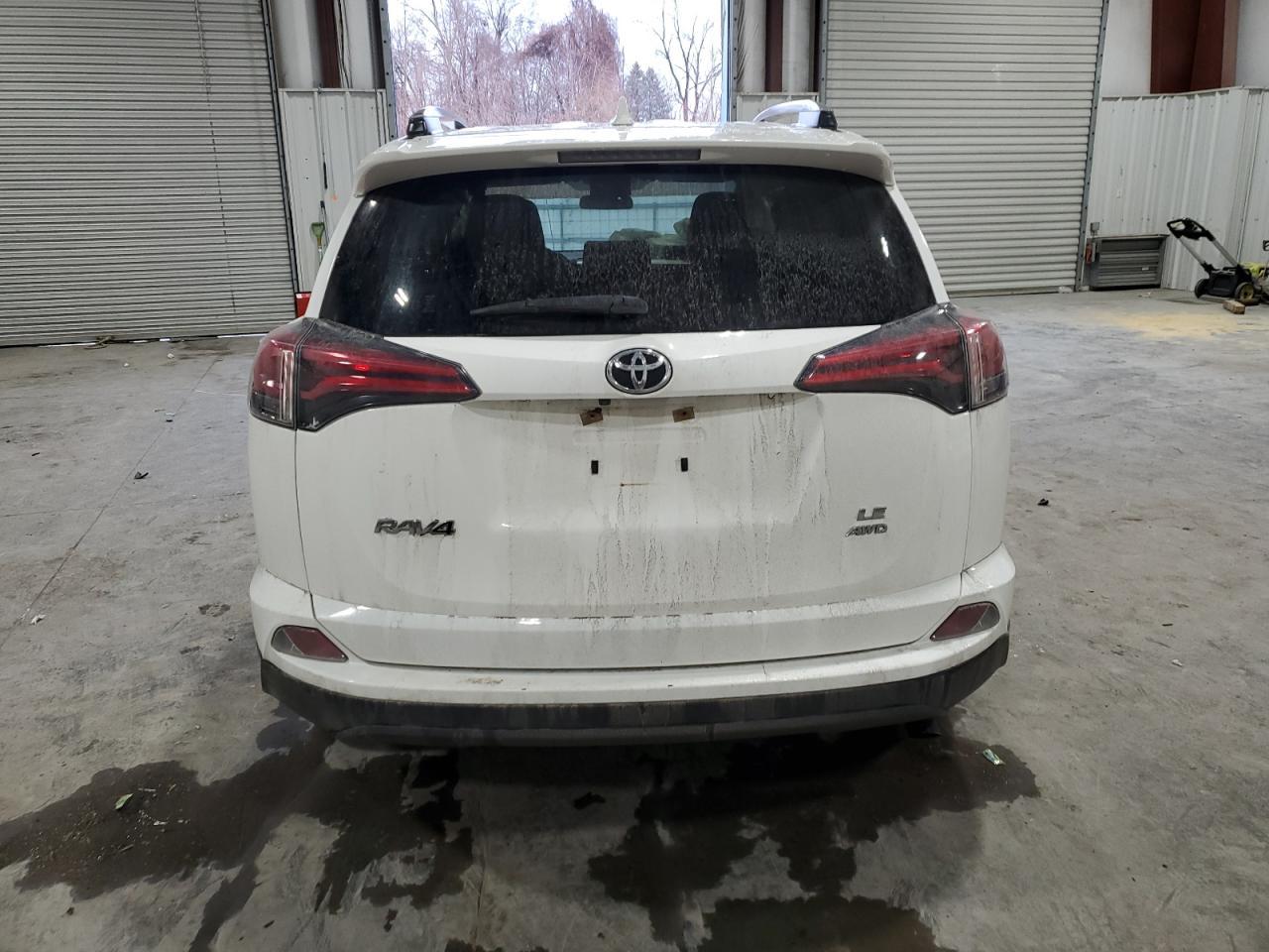 2017 TOYOTA RAV4 LE - Image 6