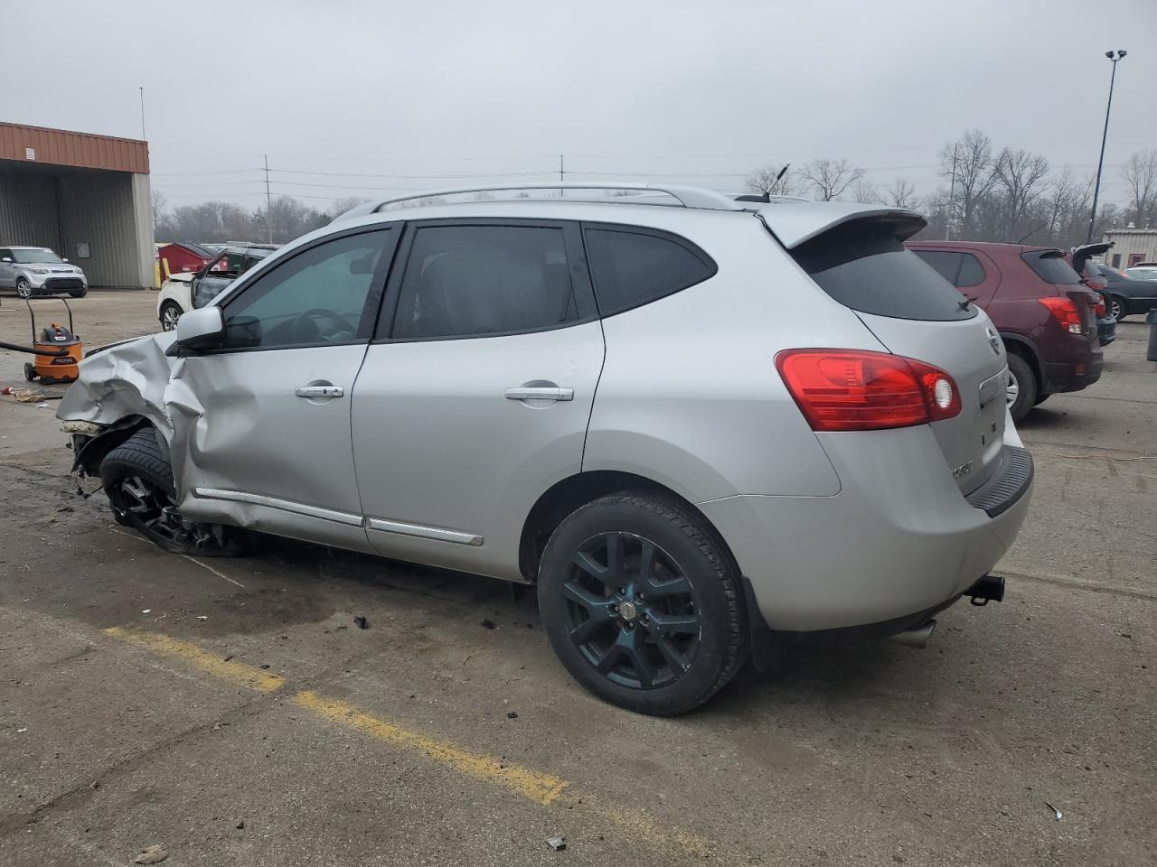 2013 NISSAN ROGUE S - Image 2