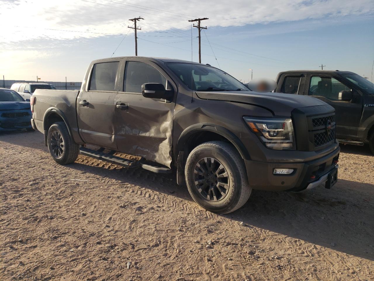 2021 NISSAN TITAN SV - Фото 4