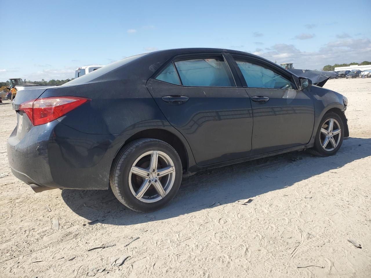 2018 TOYOTA COROLLA L - Фото 3
