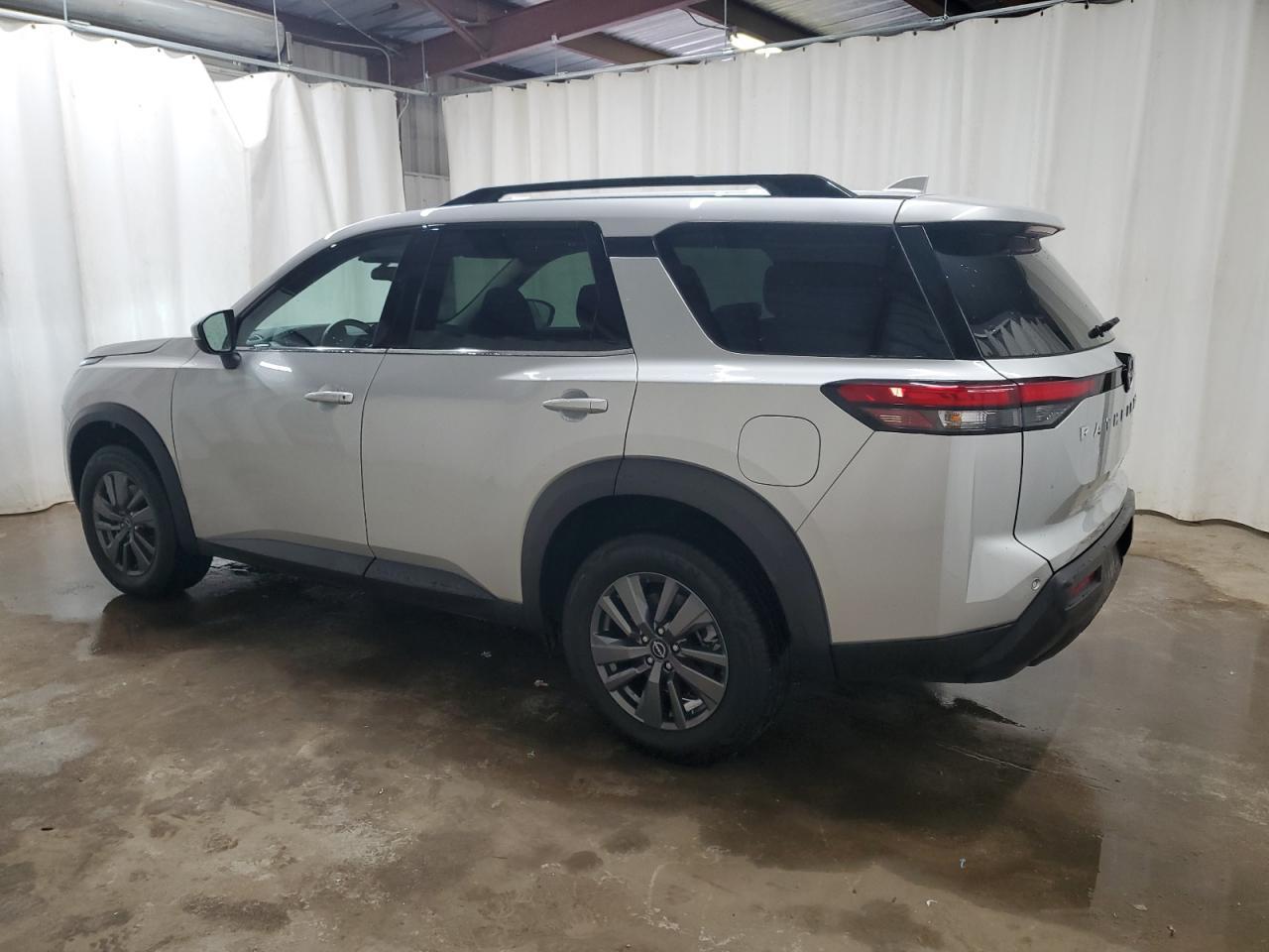 2023 NISSAN PATHFINDER - Фото 2