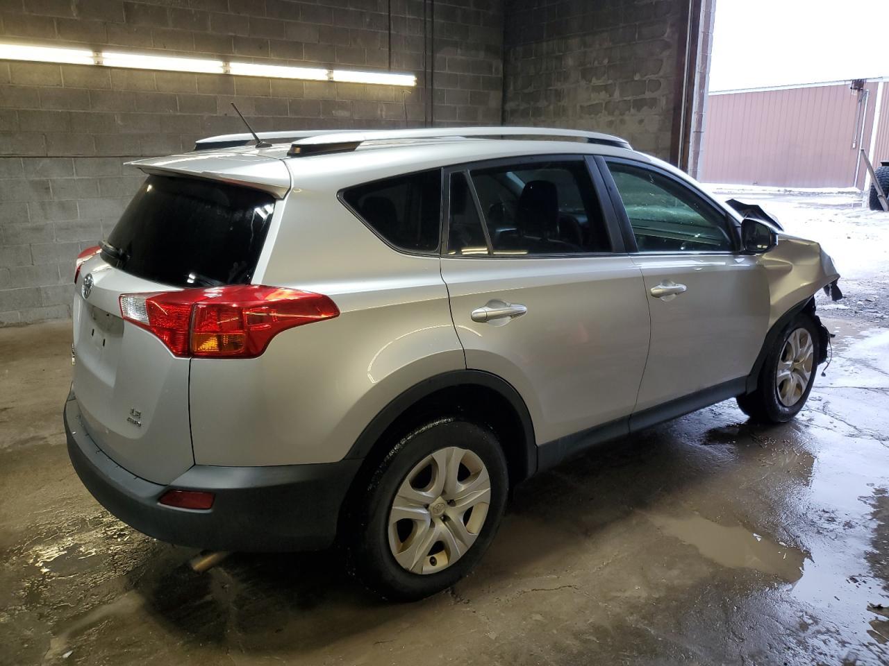 2015 TOYOTA RAV4 LE - Image 3