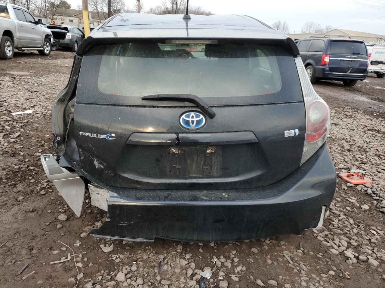 2013 TOYOTA PRIUS C - Фото 6