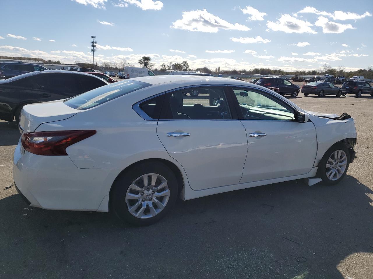 2018 NISSAN ALTIMA 2.5 - Фото 3