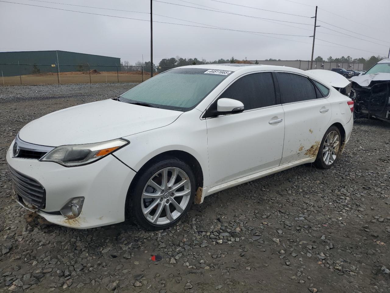 2015 TOYOTA AVALON XLE