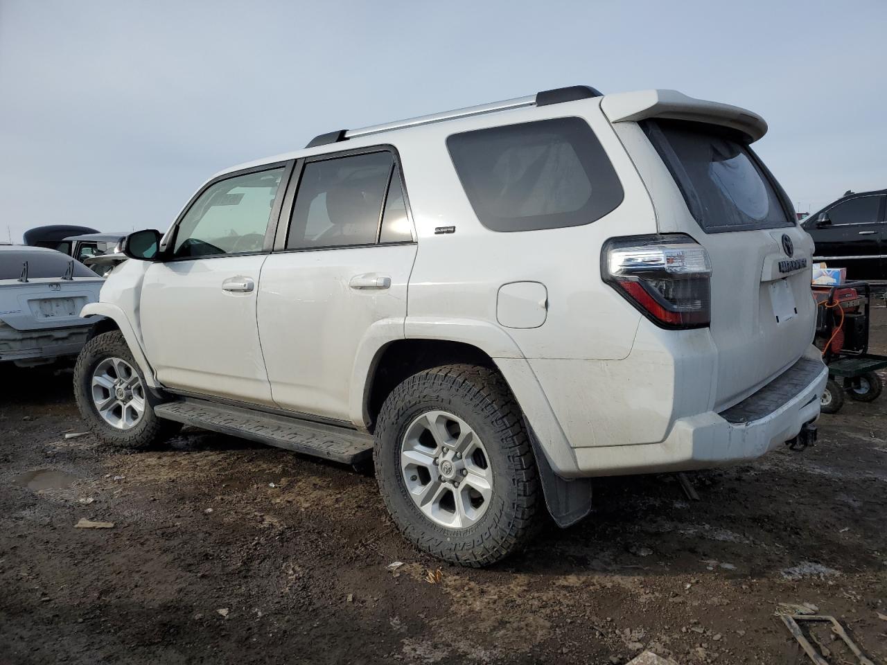 2019 TOYOTA 4RUNNER SR - Фото 2