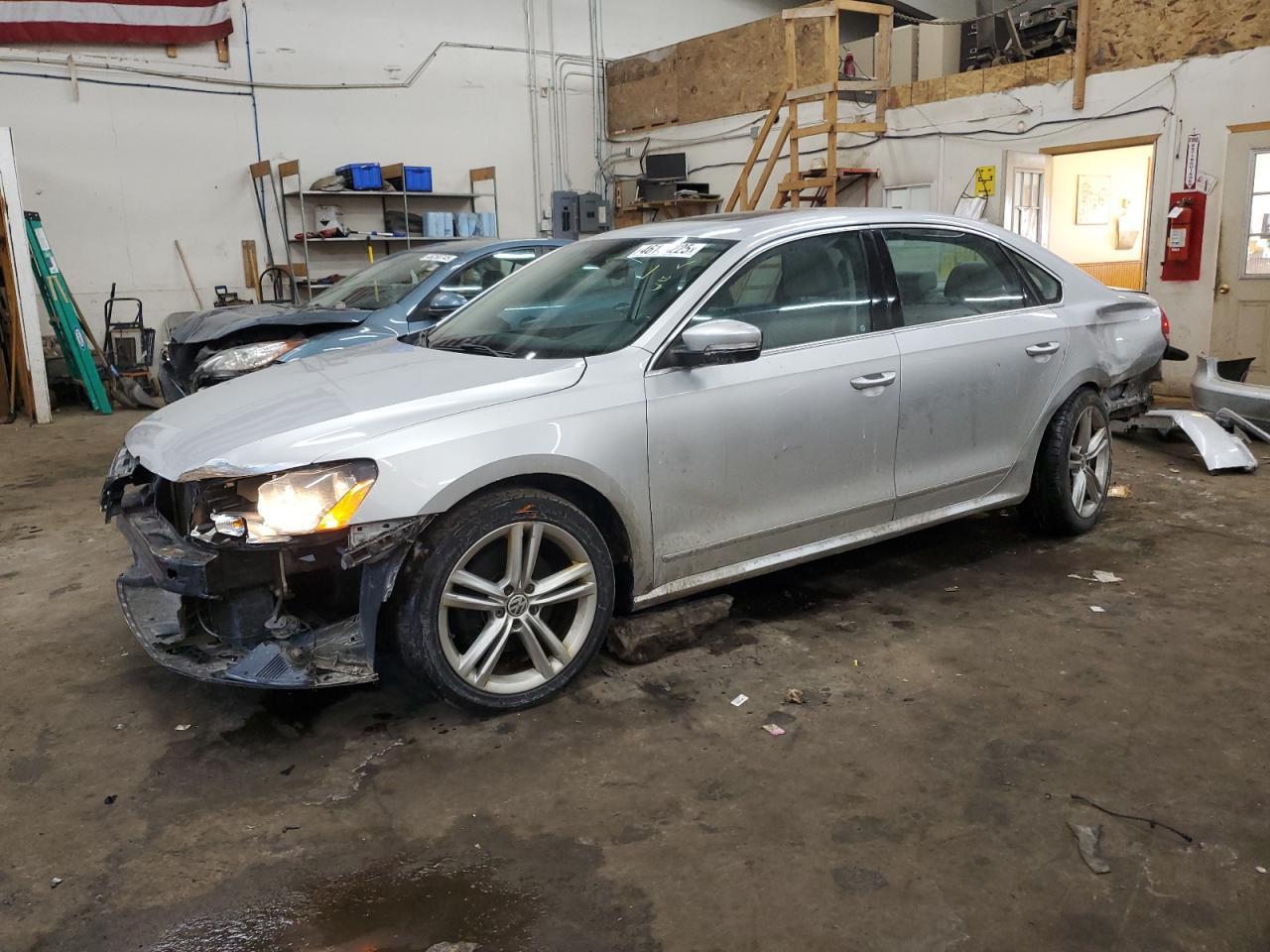 2013 VOLKSWAGEN PASSAT SEL