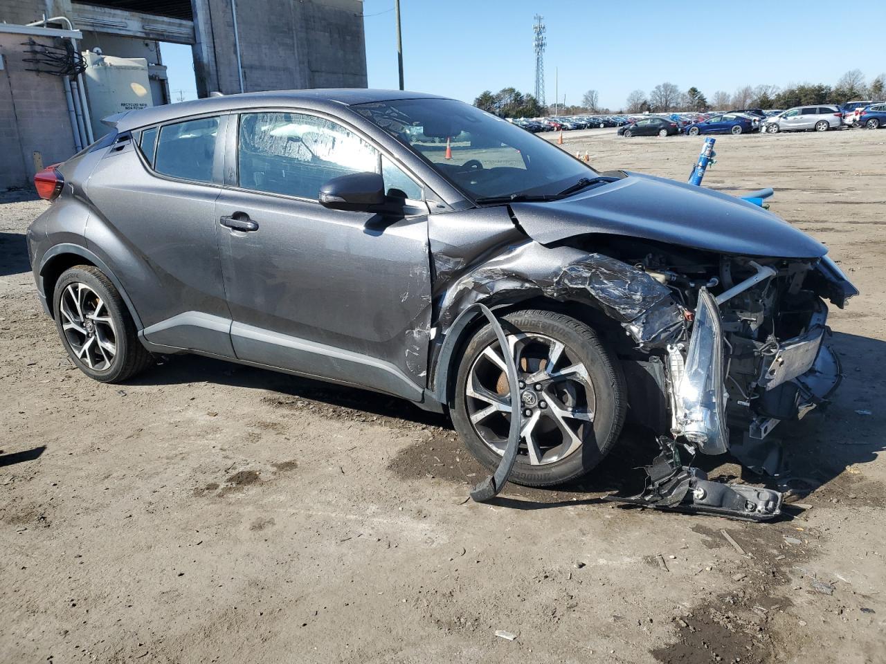 2018 TOYOTA C-HR XLE - Image 4