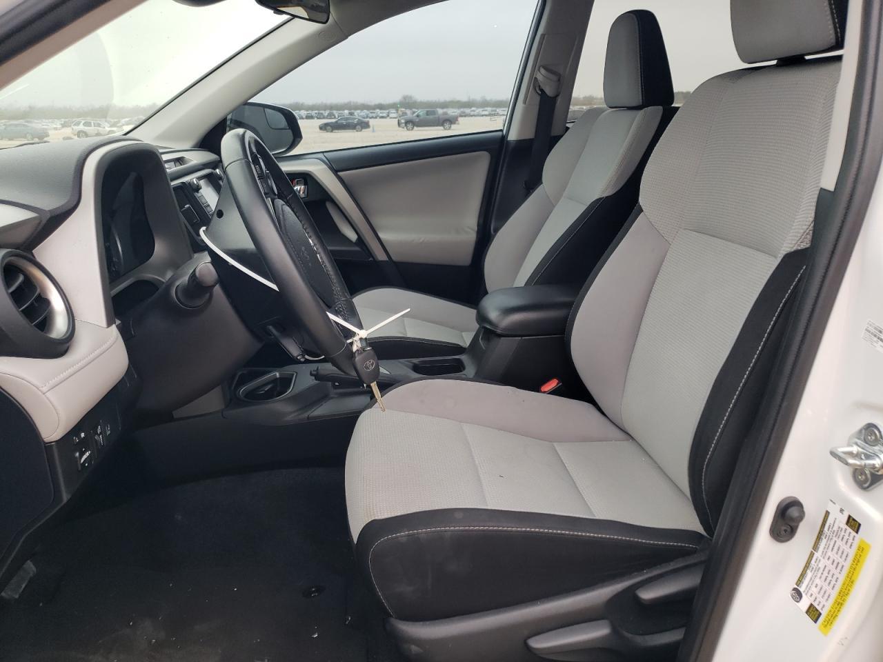 2017 TOYOTA RAV4 XLE - Фото 7