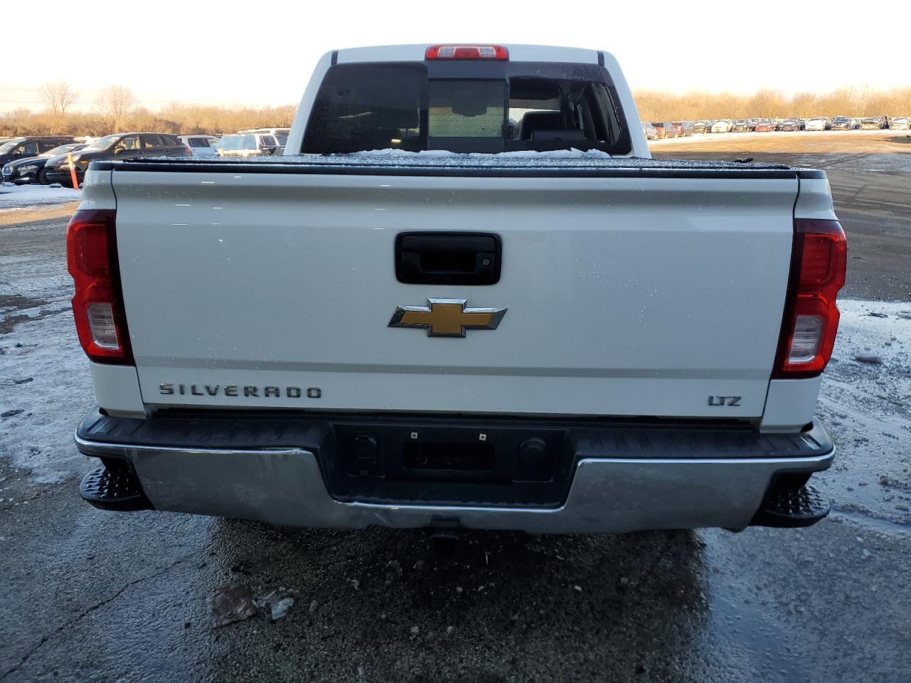 2017 CHEVROLET SILVERADO - Image 6