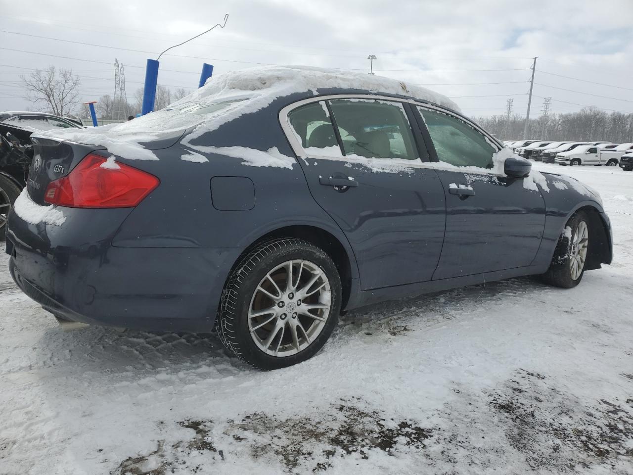 2012 INFINITI G37 - Image 3