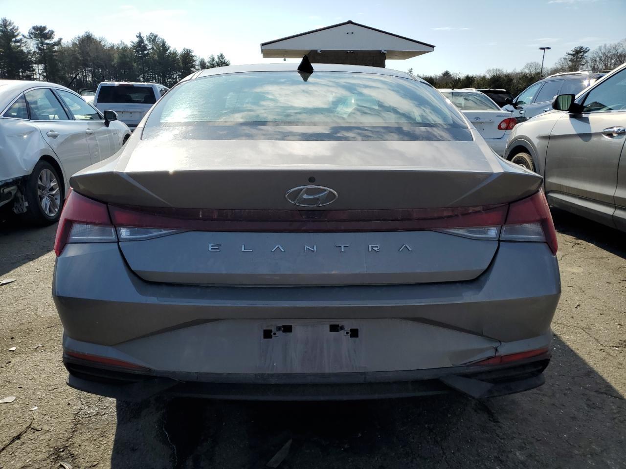2023 HYUNDAI ELANTRA SE - Image 6