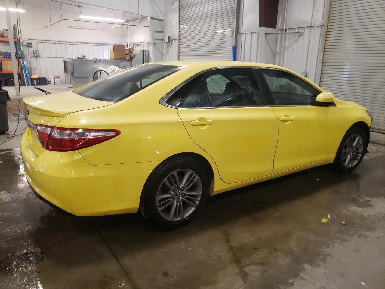 2015 TOYOTA CAMRY LE - Фото 3