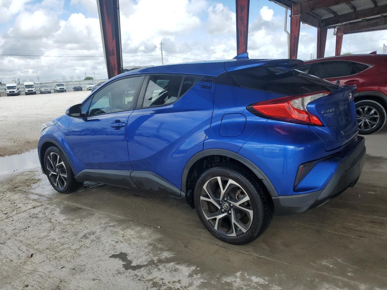 2019 TOYOTA C-HR XLE - Image 2