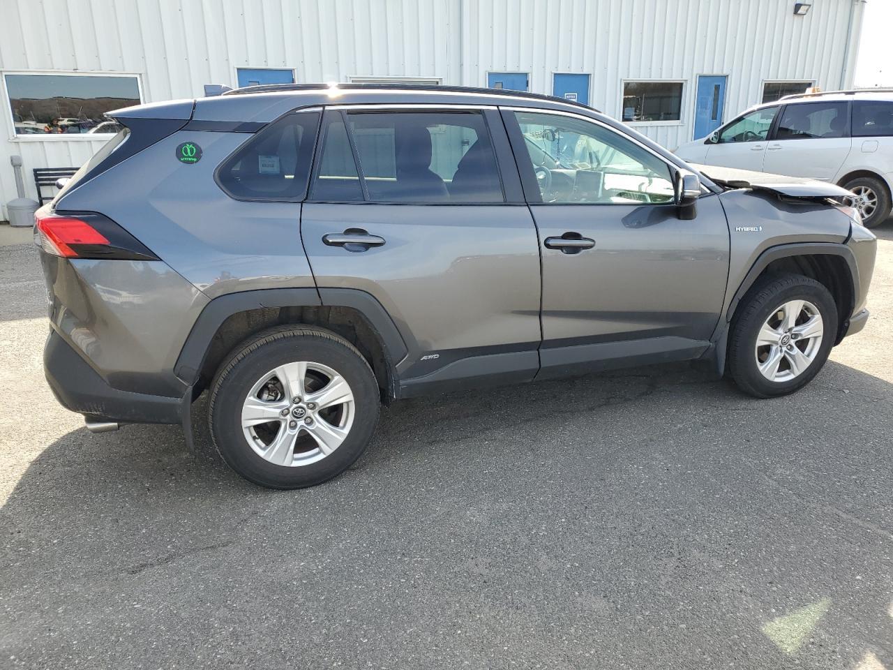 2020 TOYOTA RAV4 XLE - Фото 3