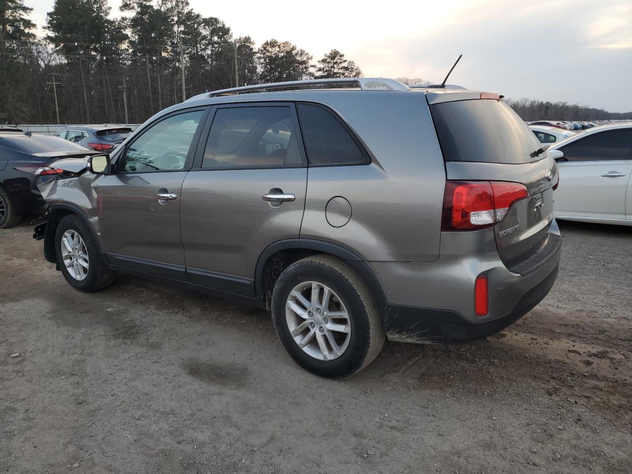 2015 KIA SORENTO LX - Image 2