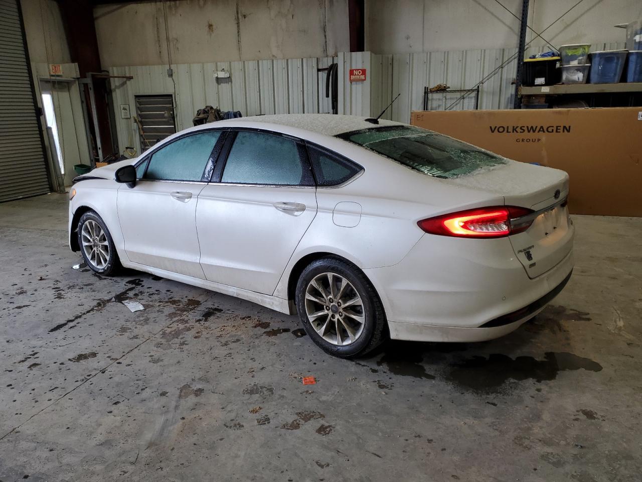 2017 FORD FUSION SE - Image 2