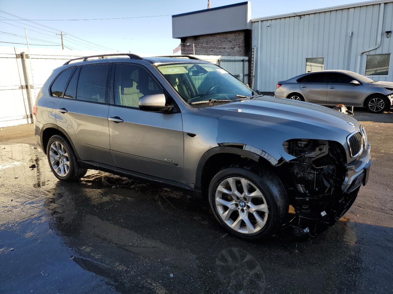 2013 BMW X5 XDRIVE3 - Image 4