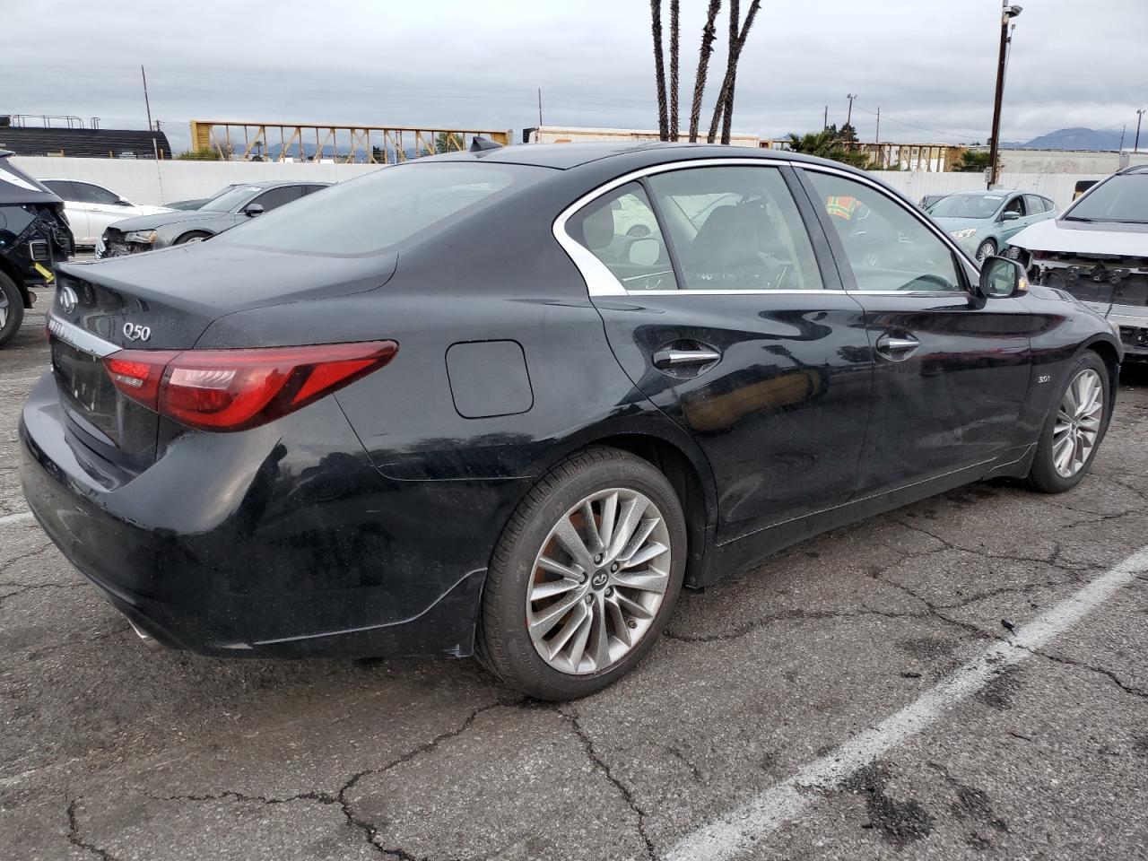 2018 INFINITI Q50 LUXE - Image 3