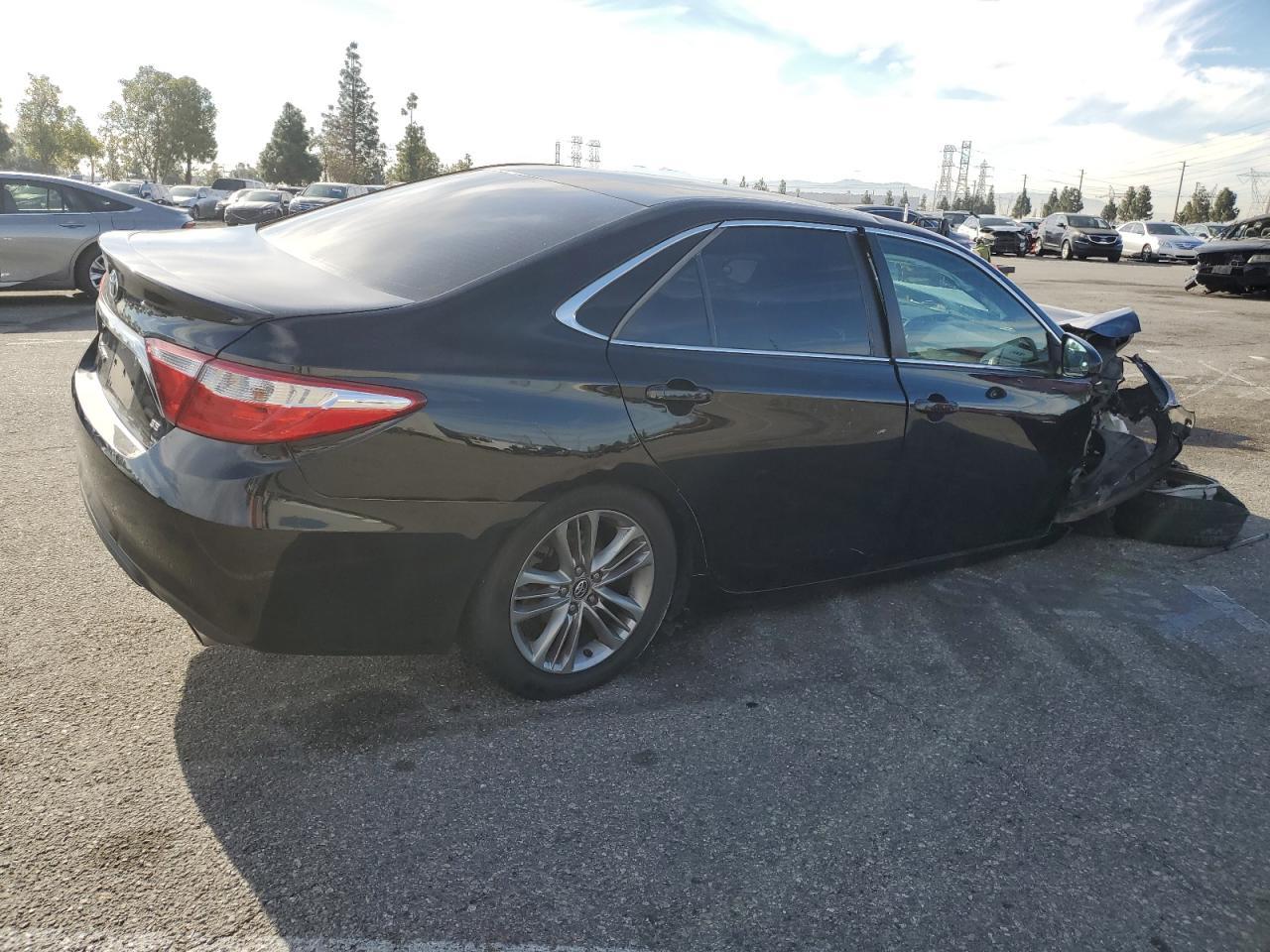 2017 TOYOTA CAMRY LE - Фото 3