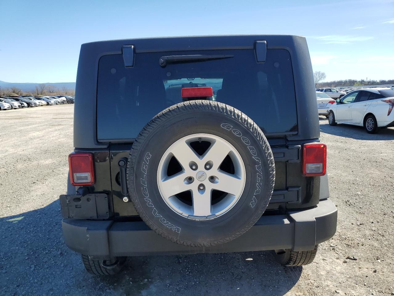 2012 JEEP WRANGLER U - Image 6
