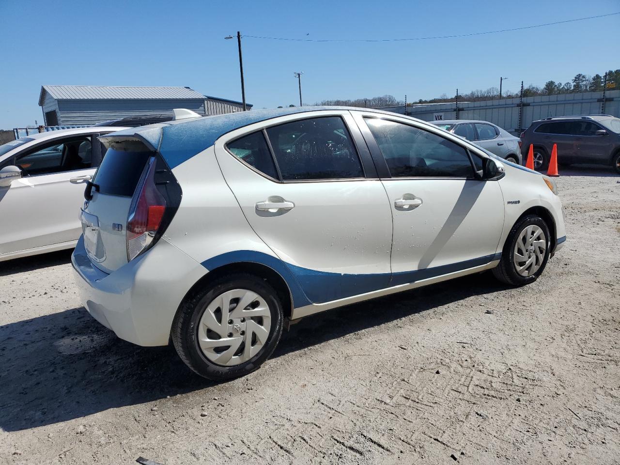 2016 TOYOTA PRIUS C - Image 3