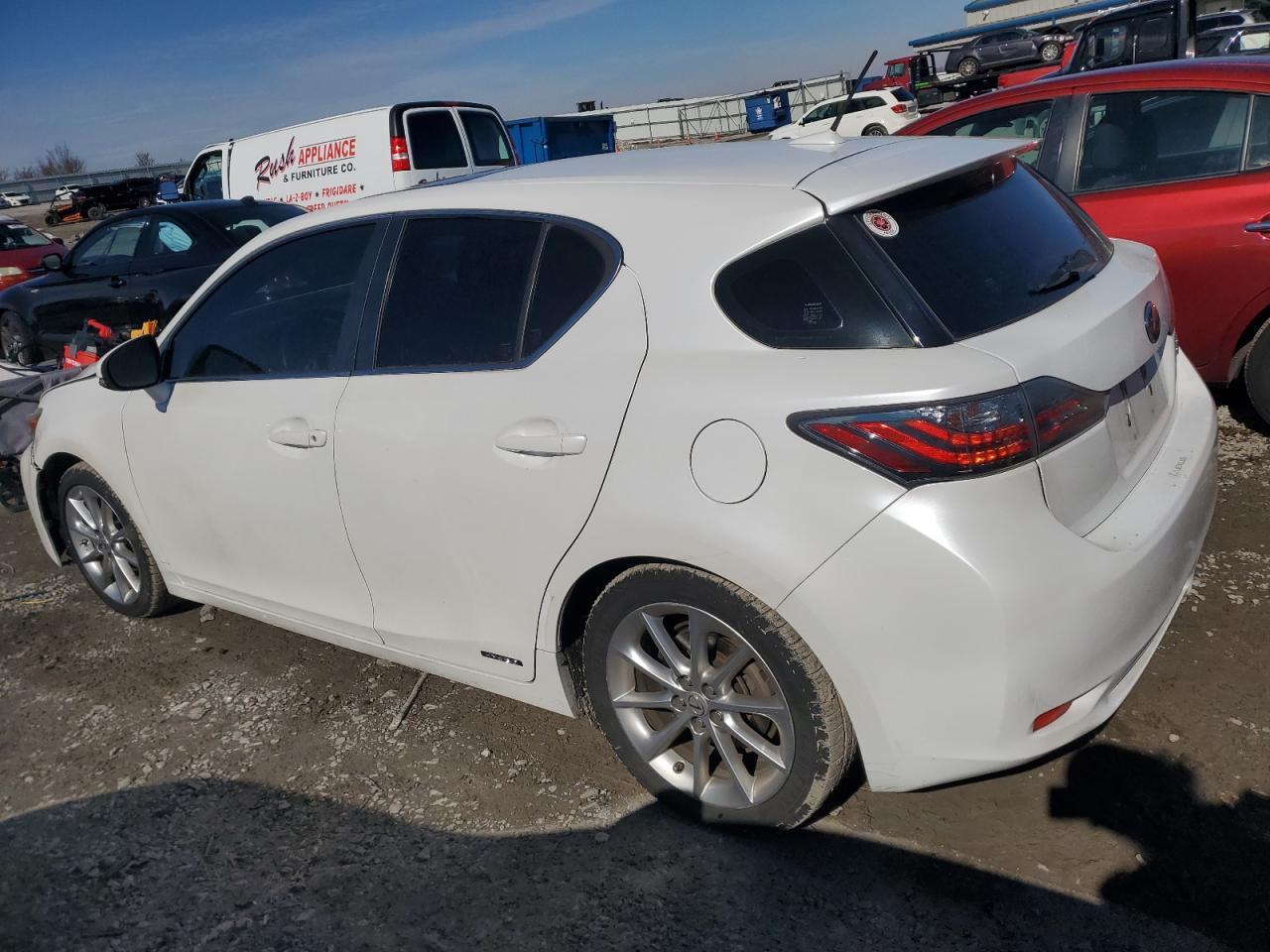 2013 LEXUS CT 200 - Image 2