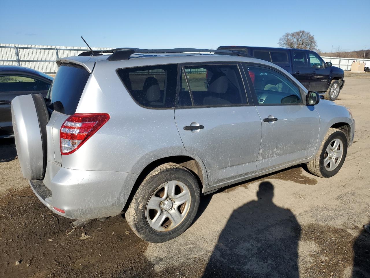 2011 TOYOTA RAV4 - Image 3