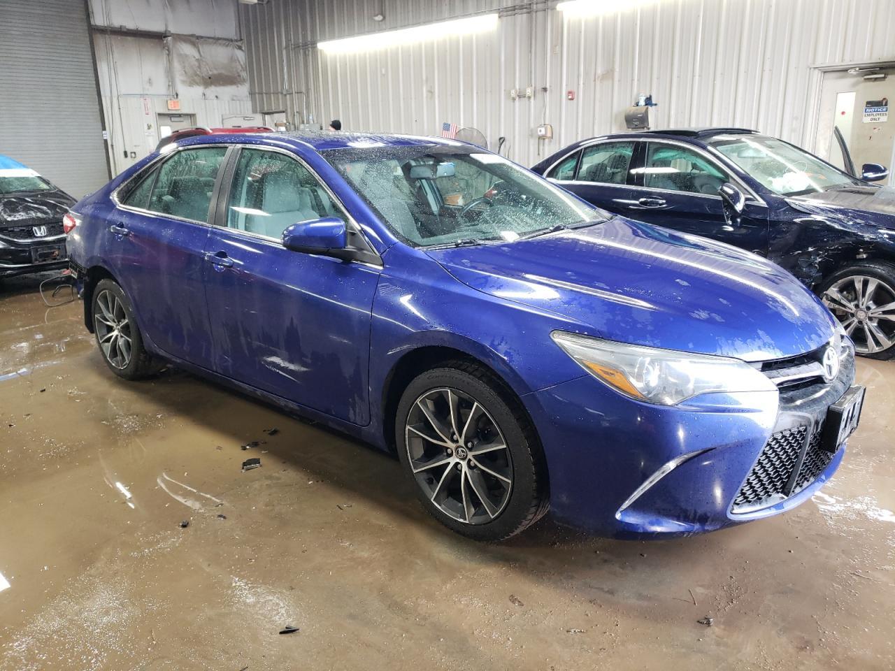 2015 TOYOTA CAMRY LE - Фото 4