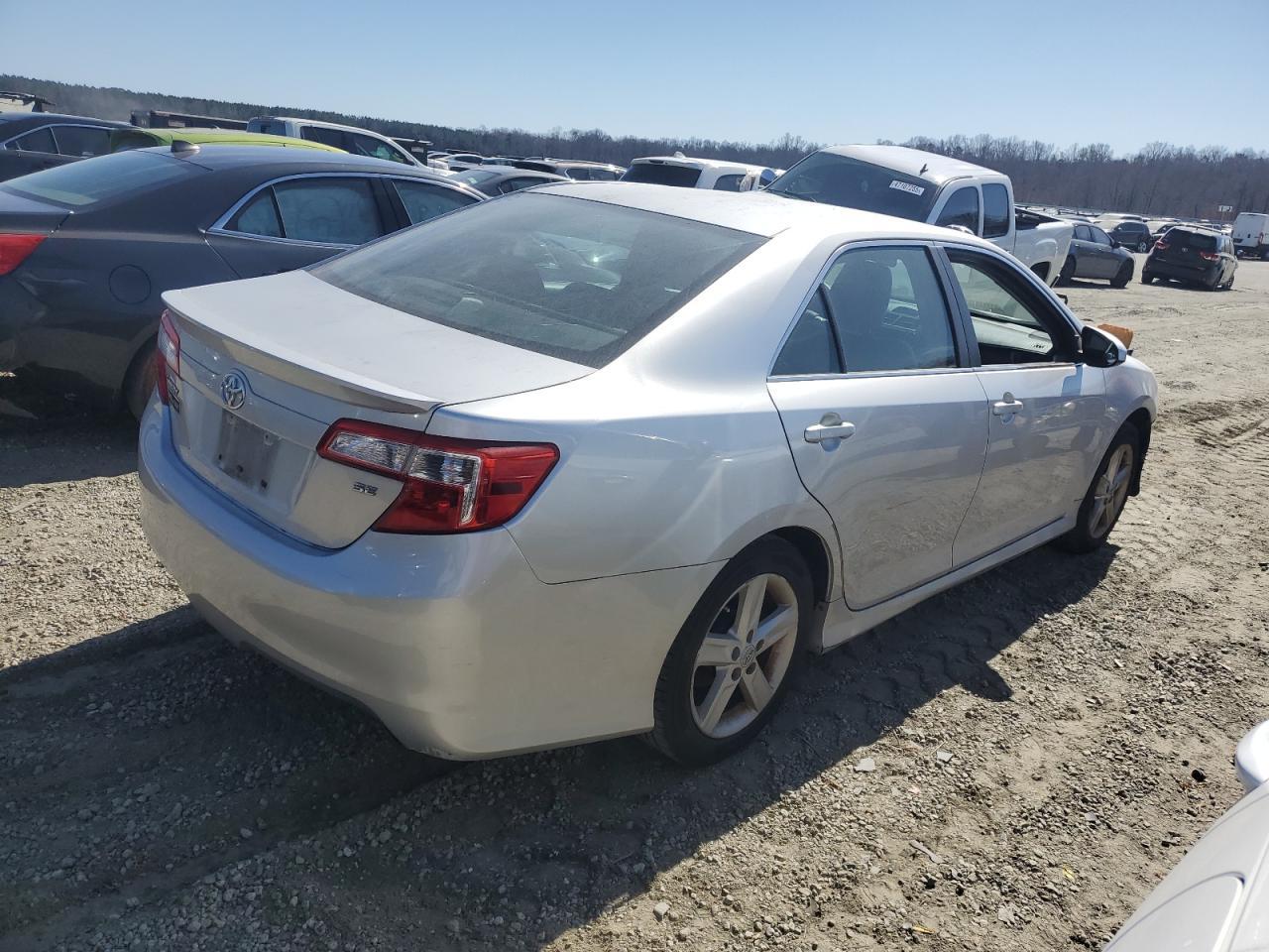 2012 TOYOTA CAMRY BASE - Фото 3