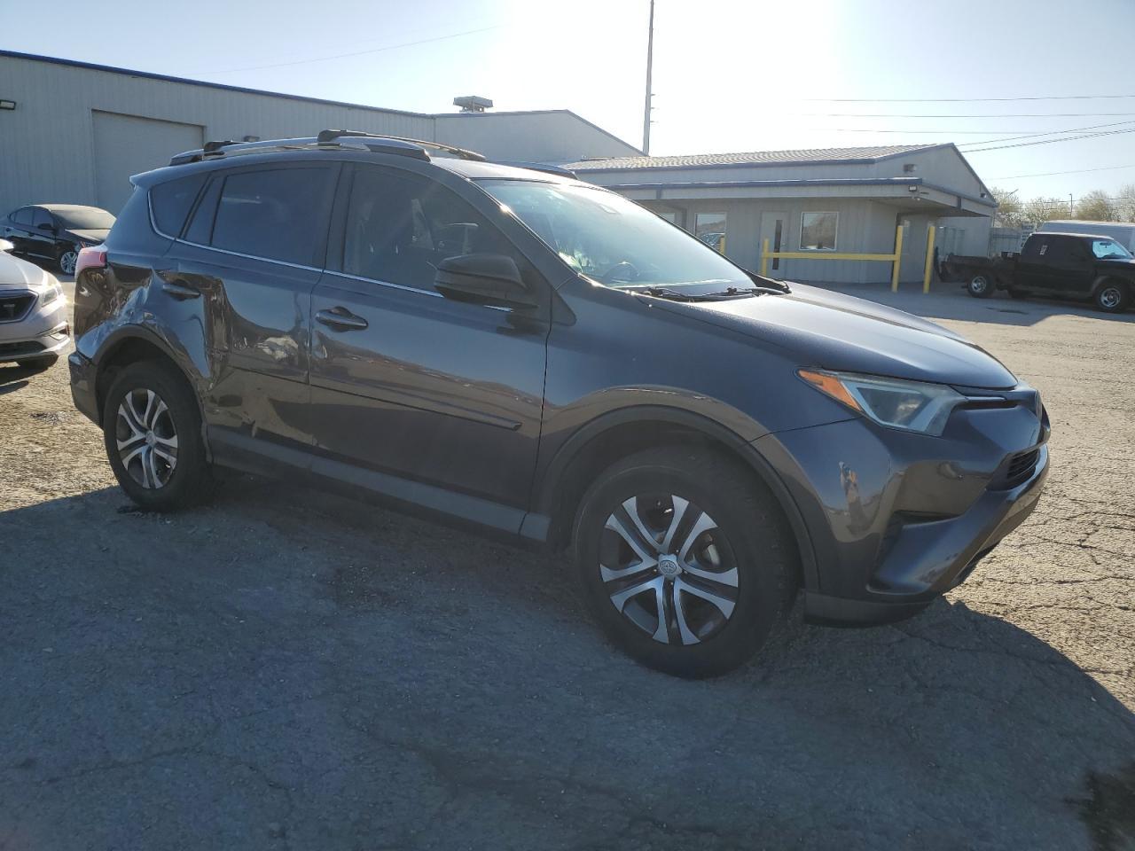 2018 TOYOTA RAV4 LE - Image 4