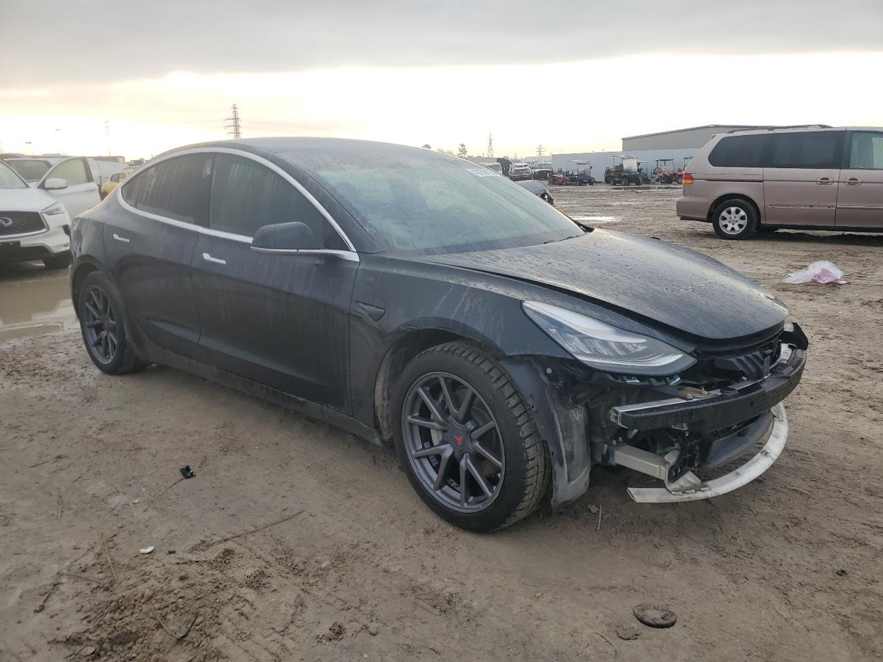 2019 TESLA MODEL 3 - Image 4