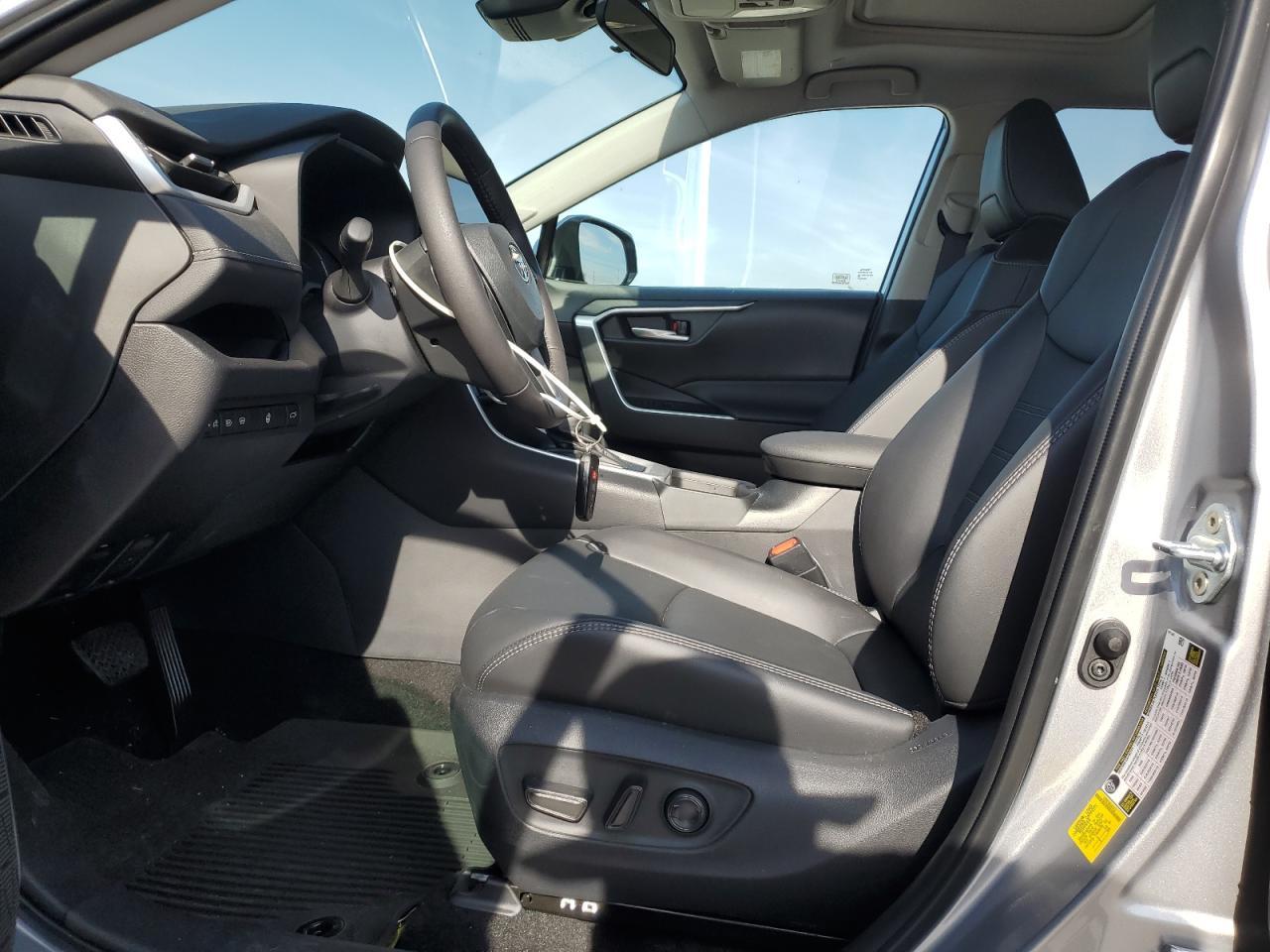 2024 TOYOTA RAV4 XLE P - Image 7
