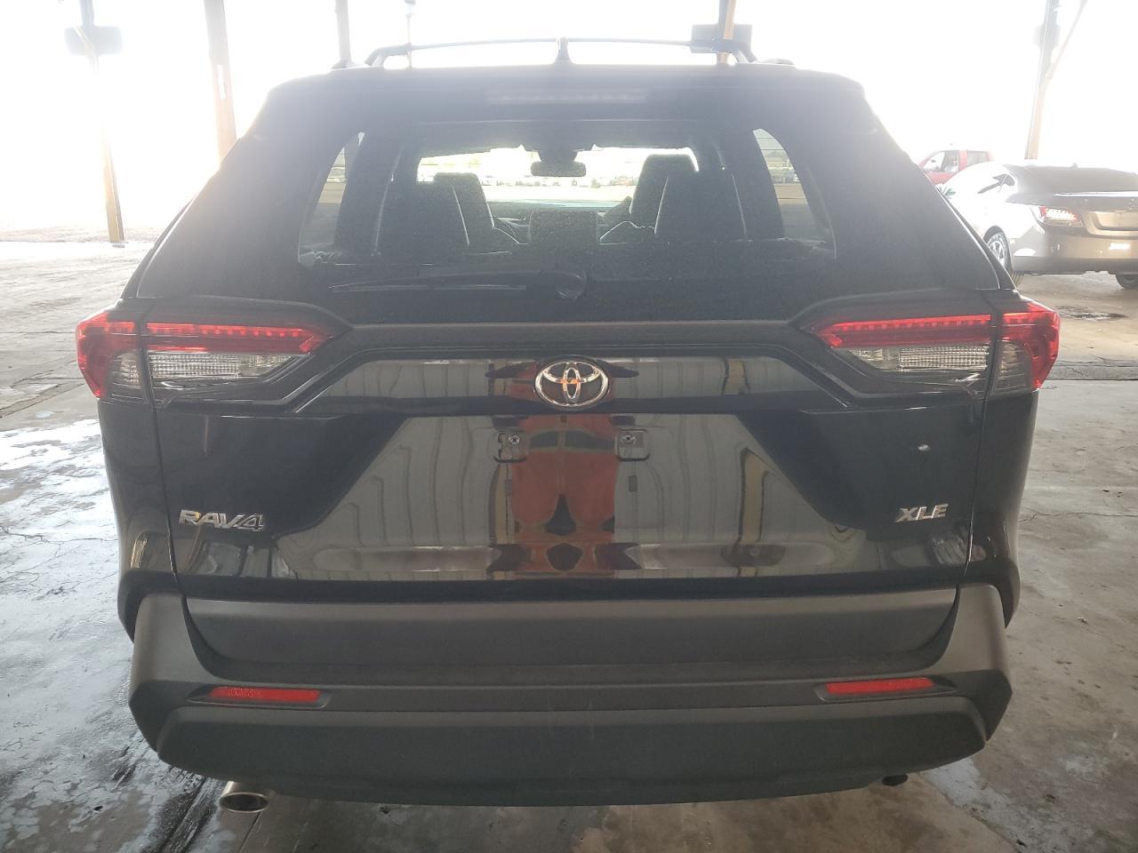 2019 TOYOTA RAV4 XLE P - Image 6