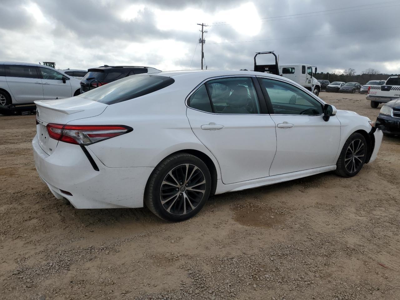 2019 TOYOTA CAMRY L - Image 3
