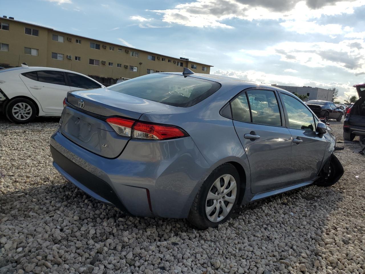 2022 TOYOTA COROLLA LE - Фото 3