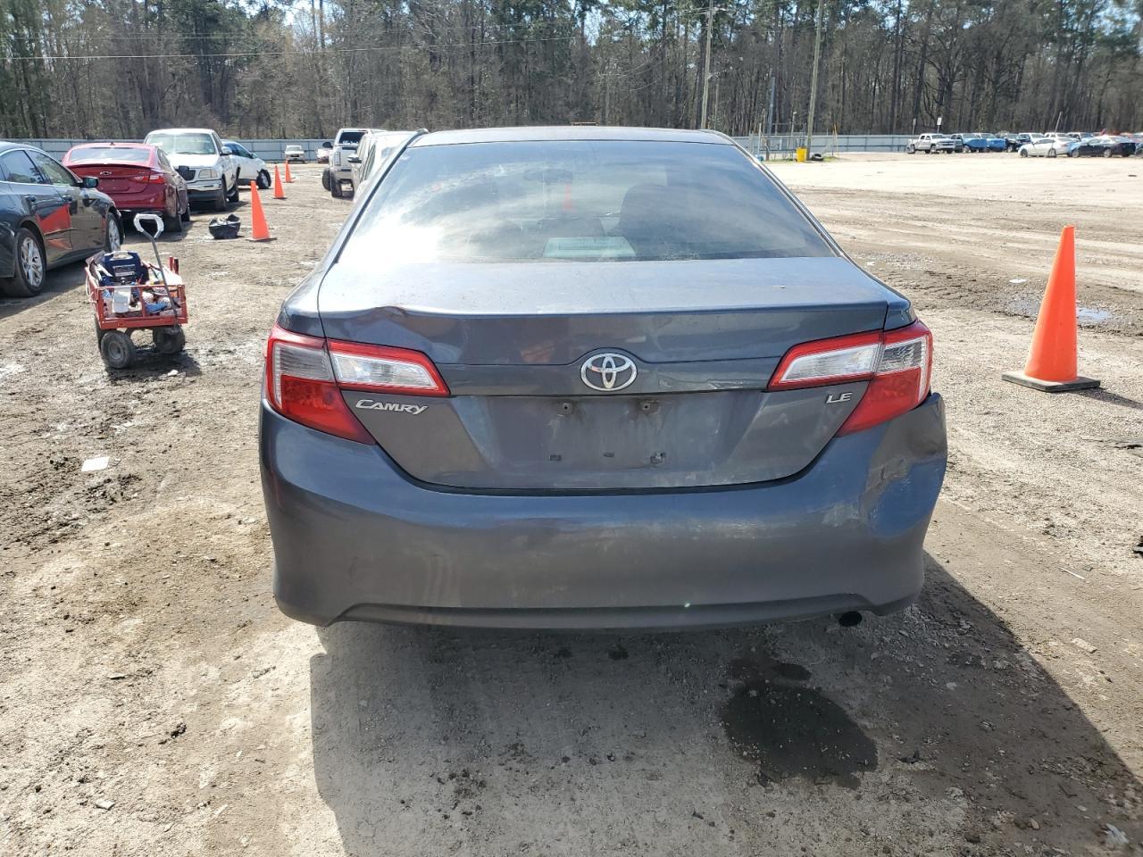 2014 TOYOTA CAMRY L - Image 6