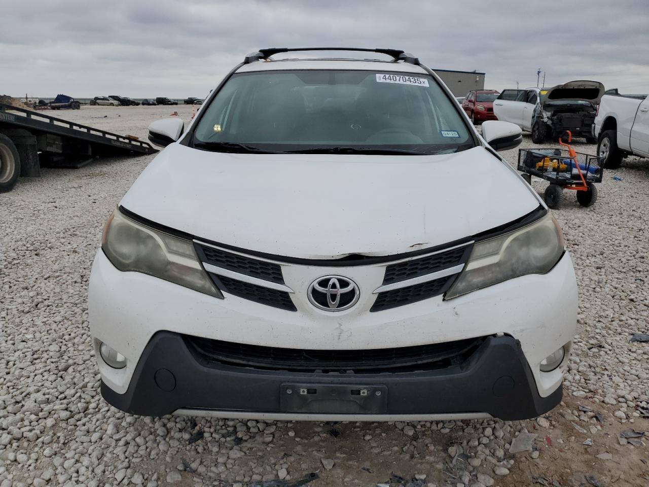 2015 TOYOTA RAV4 XLE - Image 5