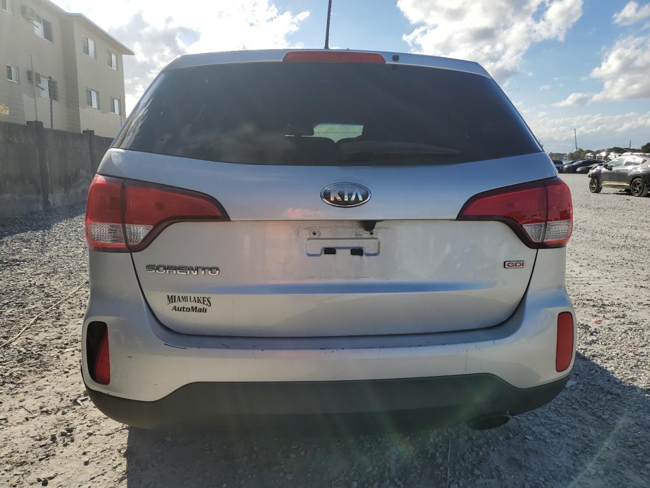 2014 KIA SORENTO LX - Image 6