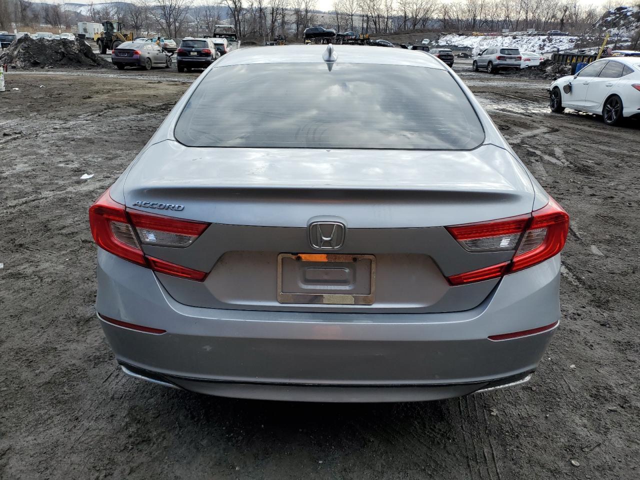 2018 HONDA ACCORD LX - Image 6