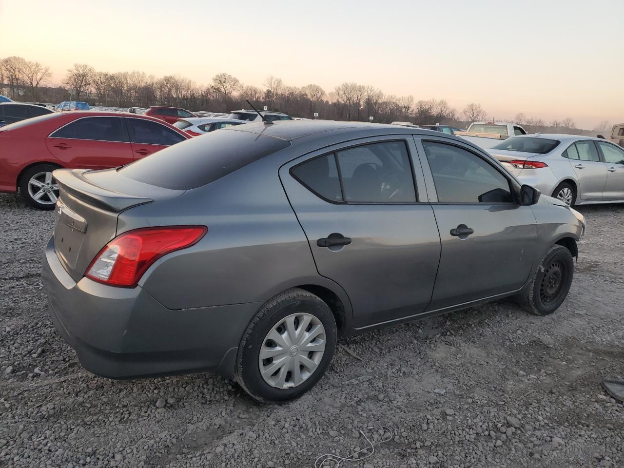 2016 NISSAN VERSA S - Фото 3