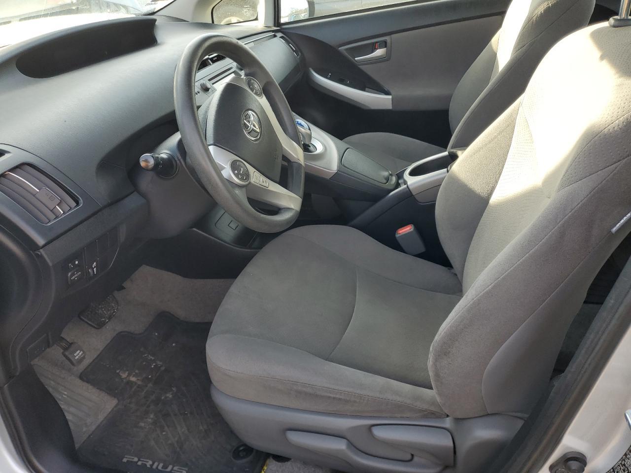 2015 TOYOTA PRIUS - Фото 7