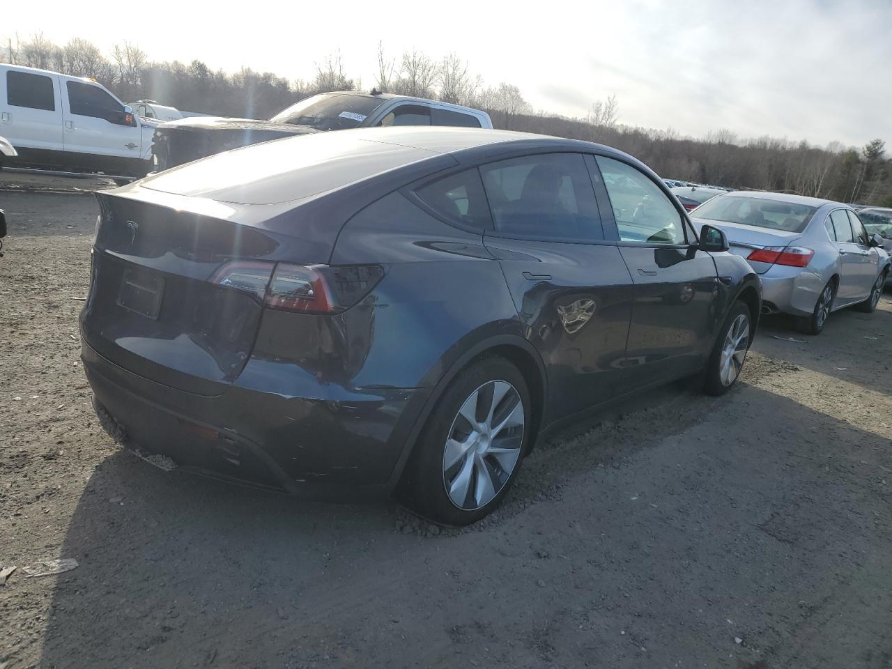 2024 TESLA MODEL Y - Image 3