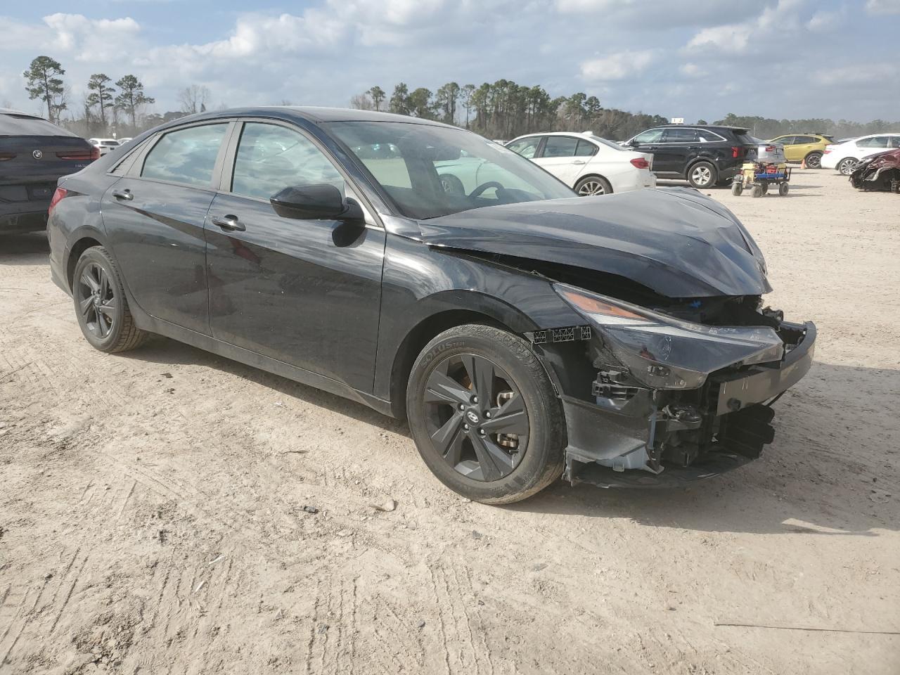 2023 HYUNDAI ELANTRA SE - Фото 4