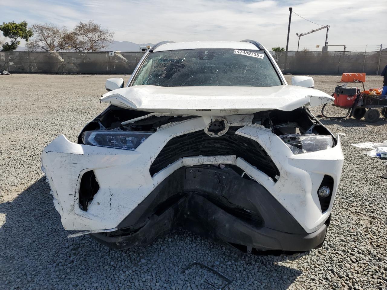 2020 TOYOTA RAV4 XLE - Фото 5