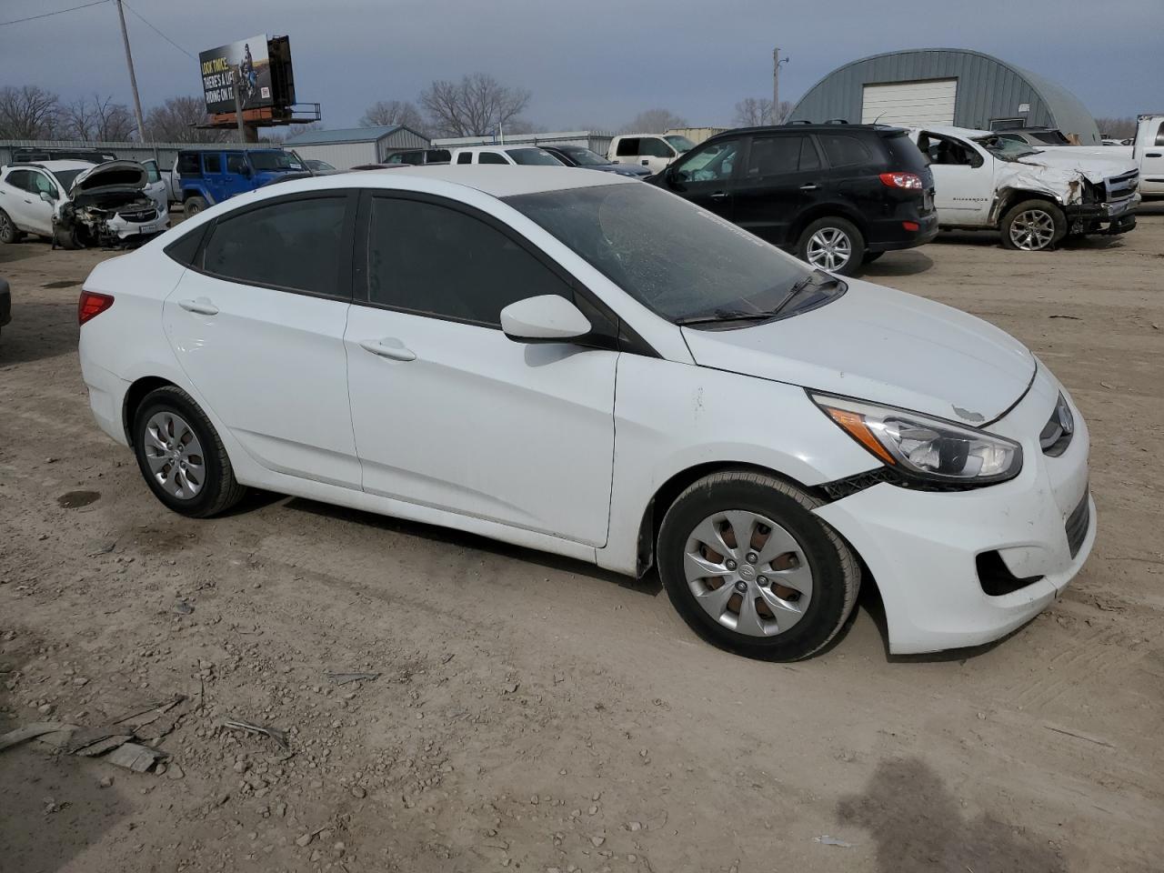 2016 HYUNDAI ACCENT SE - Фото 4
