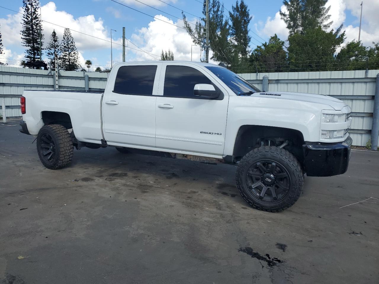 2018 CHEVROLET SILVERADO - Image 4