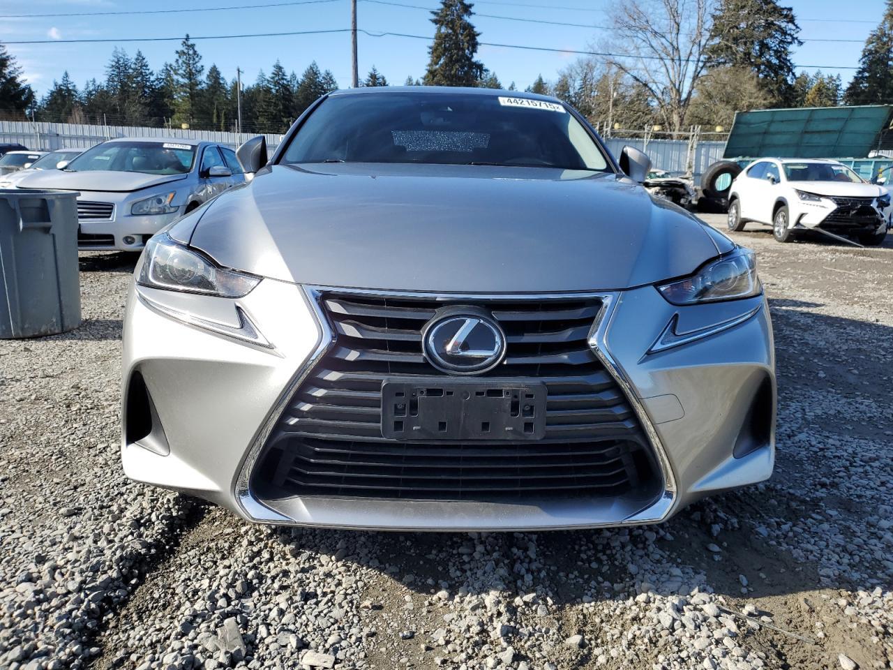 2017 LEXUS IS 350 - Image 5